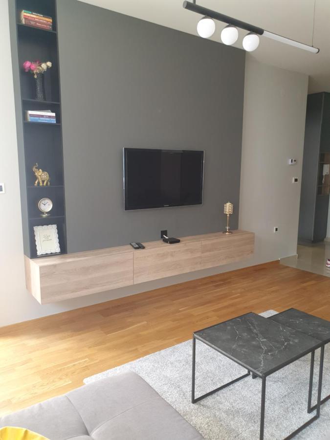 Sajam 1 Appartement Novi Sad Buitenkant foto