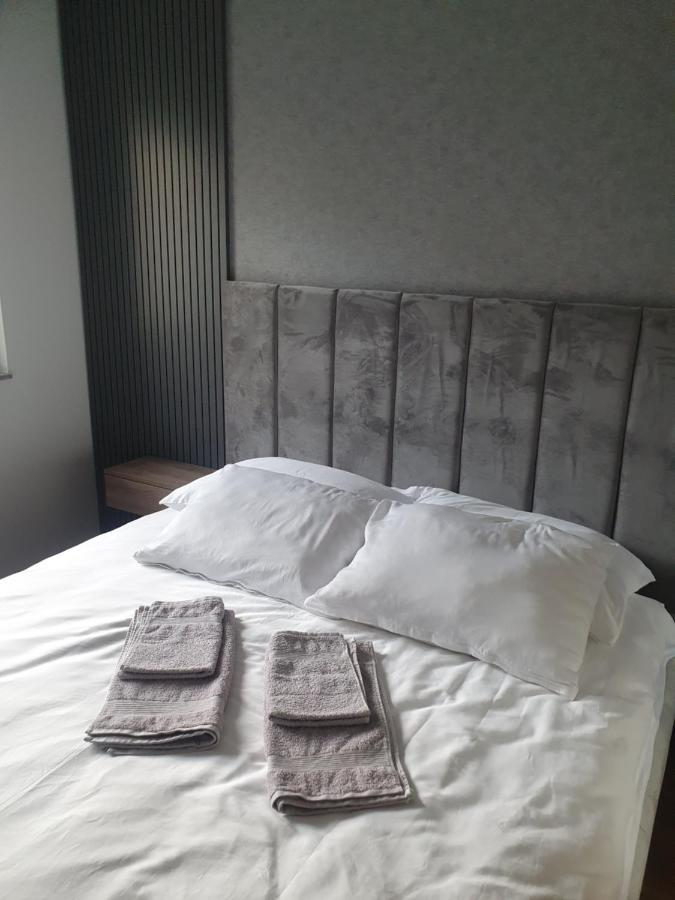 Sajam 1 Appartement Novi Sad Buitenkant foto