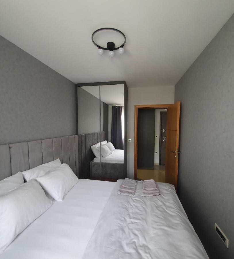 Sajam 1 Appartement Novi Sad Buitenkant foto