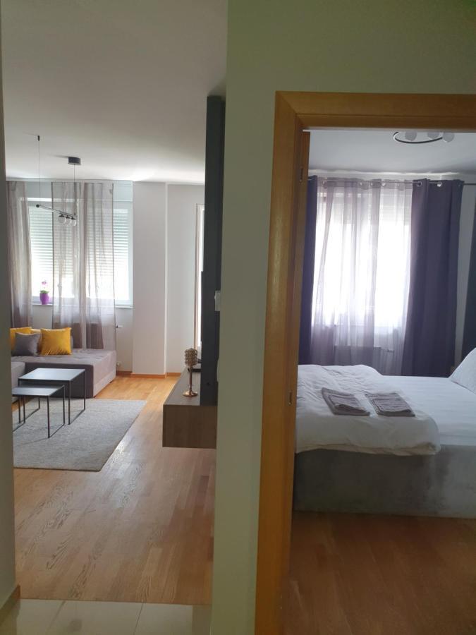 Sajam 1 Appartement Novi Sad Buitenkant foto