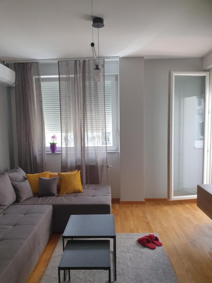 Sajam 1 Appartement Novi Sad Buitenkant foto